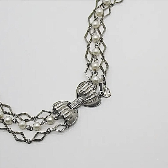 33" Vintage 3-Strand Mid-Century Judy Lee Silver/Faux Pearl Chain Necklace - Picture 3 of 4
